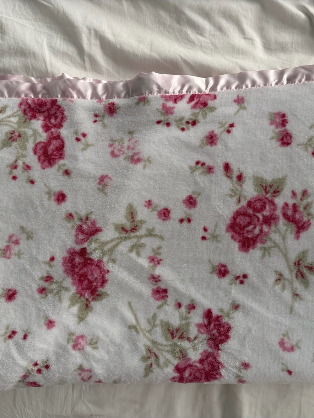 Simply Shabby Chic Pink Rose Floral Throw with Satin Trim